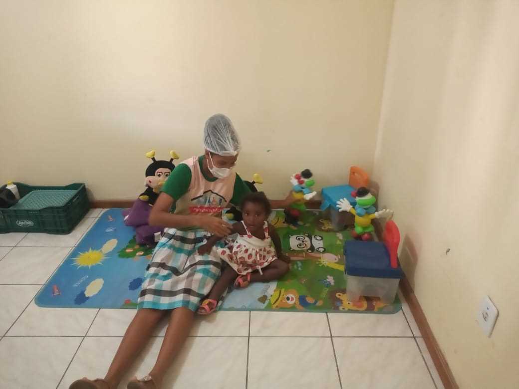 Camacã: Secretaria de Assistência Social vai a Jacareci e distribui alimentos e máscaras